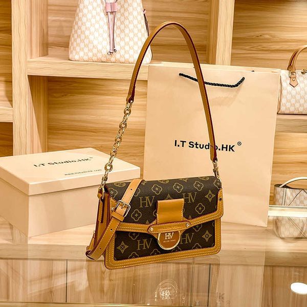 factory 80% off clearance wholesale hong kong brand old flower women's bag small square 2023 new fashion autumn and winter one shoulder
factory 80% off clearance wholesale hong kong brand old flower women's bag small square 2023 new fashion autumn and winter one shoulder
