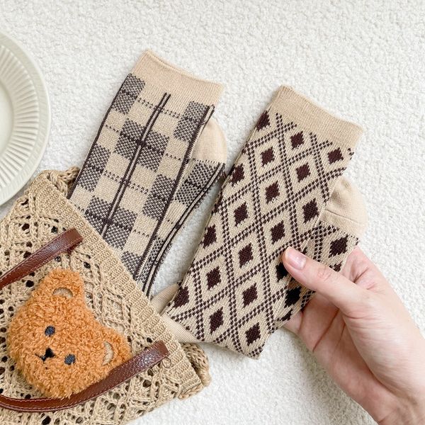 socks children's middle tube autumn and winter retro lingge cotton double needle double route khaki, Black;white
socks children's middle tube autumn and winter retro lingge cotton double needle double route khaki, Black;white