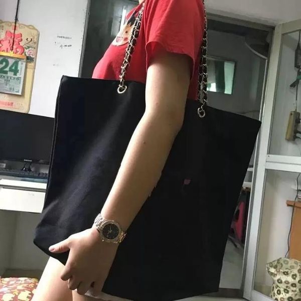 2023 shopping bags shoulder bag designer handbag clutch woman luxury zipper wallet card holder coin purse men crossbody messenger bag briefc
2023 shopping bags shoulder bag designer handbag clutch woman luxury zipper wallet card holder coin purse men crossbody messenger bag briefc