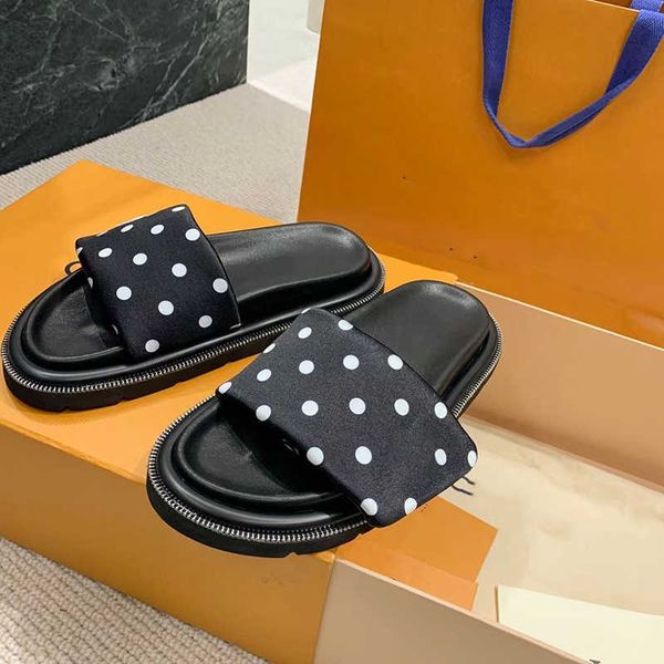 2023 designers pool pillow mules women sandals sunset flat comfort mules padded front strap slippers fashionable easy-to-wear style slides, Black
2023 designers pool pillow mules women sandals sunset flat comfort mules padded front strap slippers fashionable easy-to-wear style slides, Black