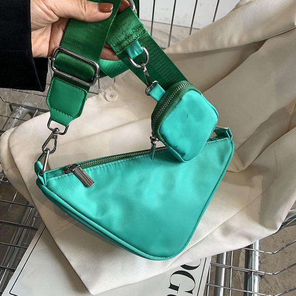 designers women nylon shoulder bags luxurious hight quality lady mens black crossbody handbags with fashion small coin wallet luxury cross b
designers women nylon shoulder bags luxurious hight quality lady mens black crossbody handbags with fashion small coin wallet luxury cross b