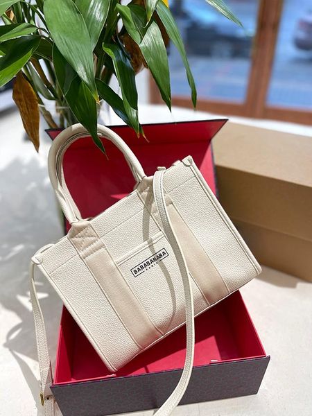 designer bag women totes shoulder crossbody luxury large capacity purse fashion girl handbags bag
designer bag women totes shoulder crossbody luxury large capacity purse fashion girl handbags bag