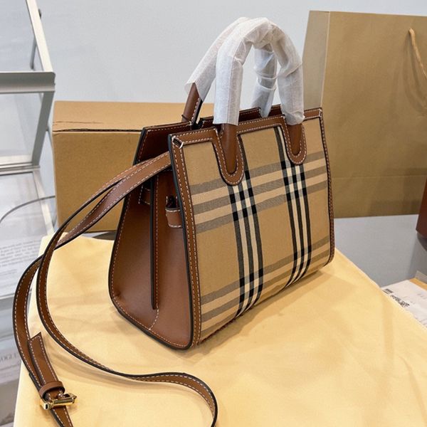 title tote canvas pm mm bag 25cm 30cm two sizes lady shoulder bags leather belt stylish boutique golden hardwares women wallet shopping pack
title tote canvas pm mm bag 25cm 30cm two sizes lady shoulder bags leather belt stylish boutique golden hardwares women wallet shopping pack