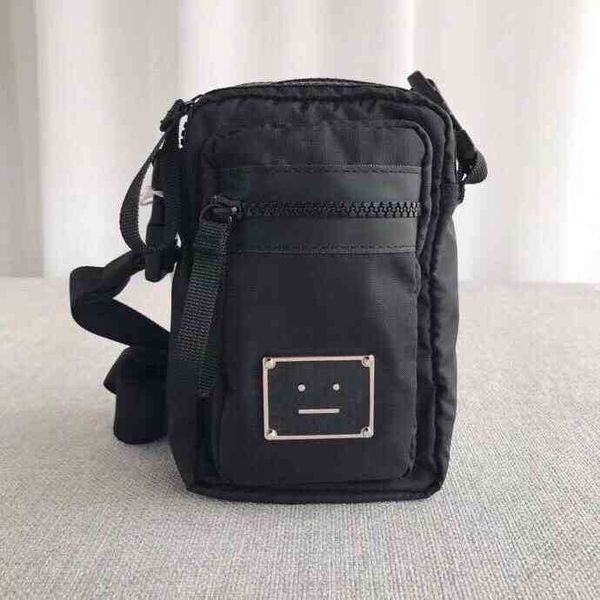 bag 2022 designer european american leisure swedish smiley acne bag chao brand one shoulder messenger mobile phone nylon camera 8rr5 do21
bag 2022 designer european american leisure swedish smiley acne bag chao brand one shoulder messenger mobile phone nylon camera 8rr5 do21