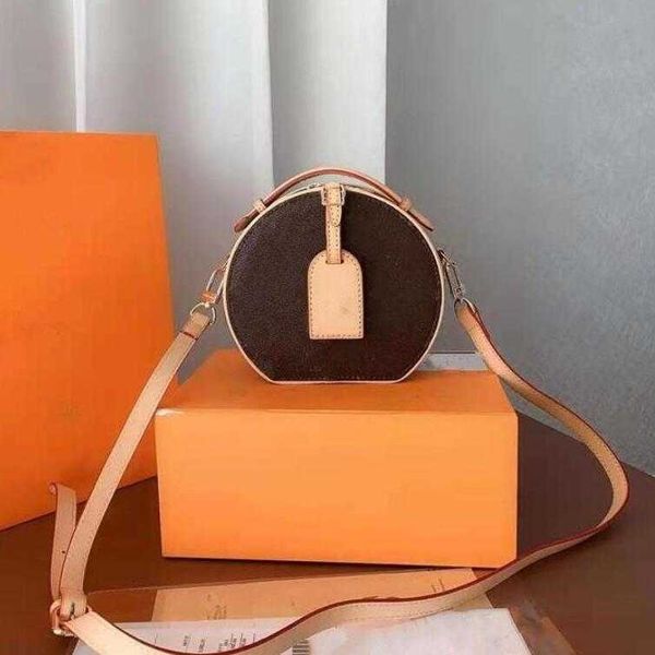 designer bags cosmetic bags cases 2021wholesale round fashion bag designer women's single shoulder leather
designer bags cosmetic bags cases 2021wholesale round fashion bag designer women's single shoulder leather