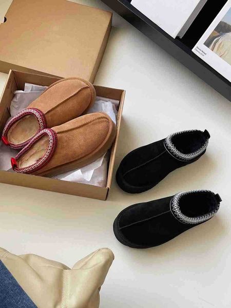 luxury slippers designer sipper tazz tasman snow boots women shoes thick sole pure sheepskin fur one mini short tube anti slipper, Black
luxury slippers designer sipper tazz tasman snow boots women shoes thick sole pure sheepskin fur one mini short tube anti slipper, Black