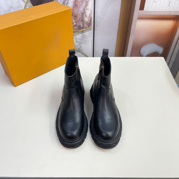 2023 man luxurys designer martin boots desert boot winter mens boots platform fashion love arrow flamingos medal heavy duty soles -b158, Black
2023 man luxurys designer martin boots desert boot winter mens boots platform fashion love arrow flamingos medal heavy duty soles -b158, Black