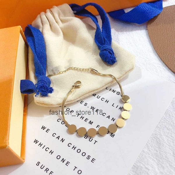 man woman bracelet fashion leather magnetic buckle bracelets chain jewelry wristband highs quality, Golden;silver
man woman bracelet fashion leather magnetic buckle bracelets chain jewelry wristband highs quality, Golden;silver