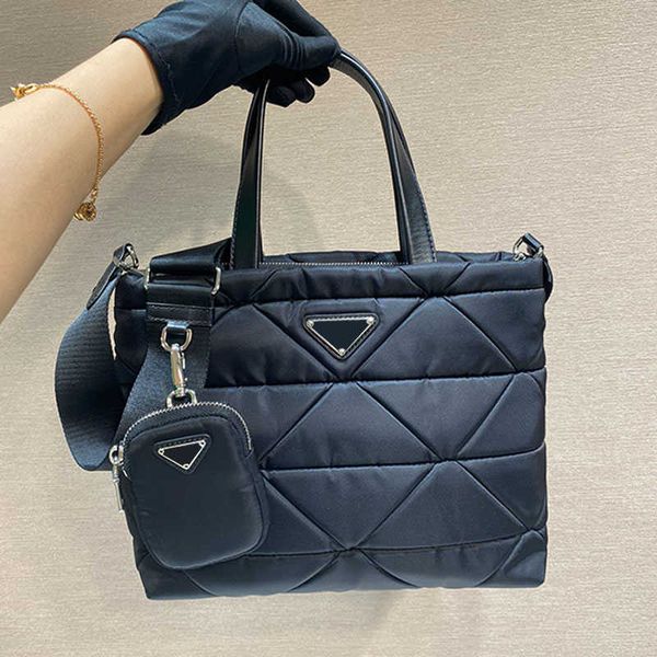 cosmetic bags cases 3 in 1 tote bag nylon thread composite handbag triangle pattern shopping bag crossbody shoulder bags soft high quality
cosmetic bags cases 3 in 1 tote bag nylon thread composite handbag triangle pattern shopping bag crossbody shoulder bags soft high quality