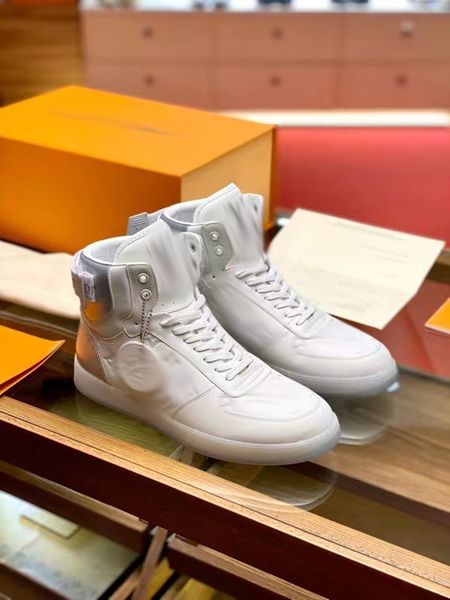 2023 man luxurys designer martin boots desert boot winter mens boots platform fashion love arrow flamingos medal heavy duty soles -b172, Black
2023 man luxurys designer martin boots desert boot winter mens boots platform fashion love arrow flamingos medal heavy duty soles -b172, Black