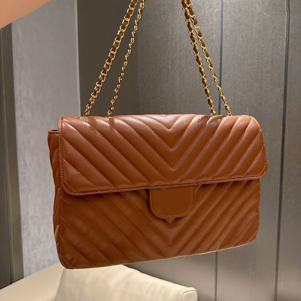 womens lambskin designer large capacity flap bag v-stitch retro brown gold metal turnbuckle leather hardware chain outdoor trend handbags cr
womens lambskin designer large capacity flap bag v-stitch retro brown gold metal turnbuckle leather hardware chain outdoor trend handbags cr