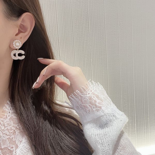 exquisite and luxurious diamond earrings designer charm earrings premium jewelry accessories fashion romantic young lovers selected quality, Golden
exquisite and luxurious diamond earrings designer charm earrings premium jewelry accessories fashion romantic young lovers selected quality, Golden