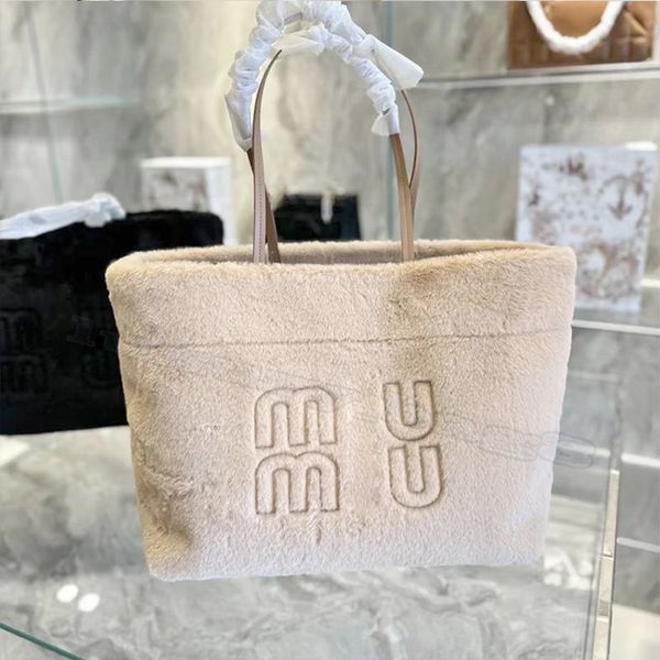 luxury 2022 bag shopping winter new handbag sweet adeline sherpa fashion miu designer malibel shoulder bag socialite temperament handbags y3
luxury 2022 bag shopping winter new handbag sweet adeline sherpa fashion miu designer malibel shoulder bag socialite temperament handbags y3