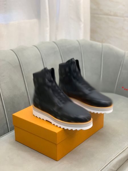 2023 men's boots with jersey crafted in black white leather leather roman men boot man designer flat fashion mens booties size 39-45 -g
2023 men's boots with jersey crafted in black white leather leather roman men boot man designer flat fashion mens booties size 39-45 -g