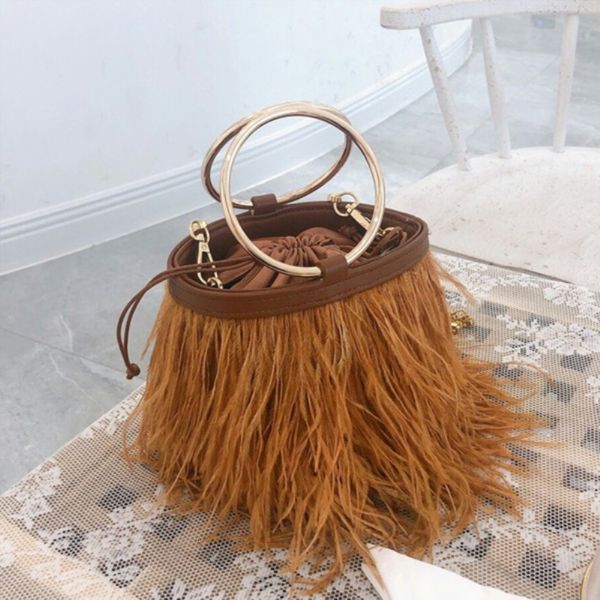 waist bags vintage fashion ostrich tote women s designer winter handbag feather bucket shoulder messenger 221119
waist bags vintage fashion ostrich tote women s designer winter handbag feather bucket shoulder messenger 221119