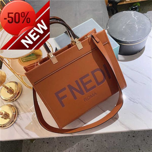 store has 80% off wholesale wang hong lin shanshan same tote bag letter one shoulder handbag women's large capacity autumn and winter f
store has 80% off wholesale wang hong lin shanshan same tote bag letter one shoulder handbag women's large capacity autumn and winter f
