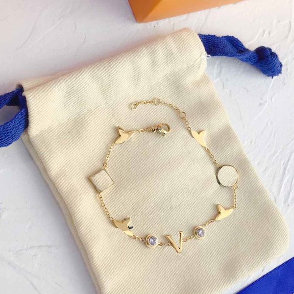 new fashion style bracelets womens bracelet wrist band cufflinks chain designer letter jewelry 18k gold plated stainless steel wedding lover, Golden;silver
new fashion style bracelets womens bracelet wrist band cufflinks chain designer letter jewelry 18k gold plated stainless steel wedding lover, Golden;silver