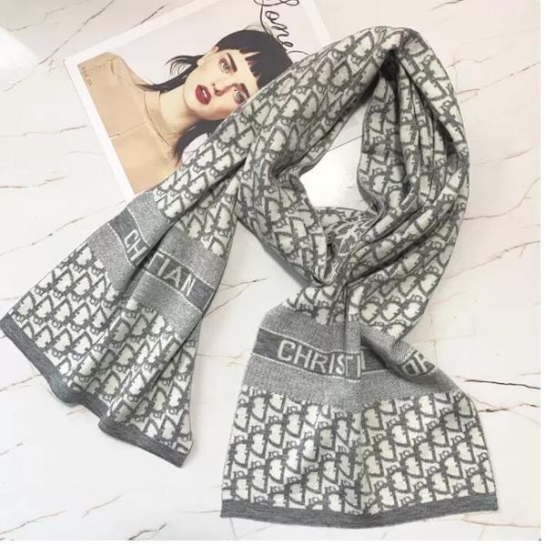 scarf for women in winter high-grade feeling arctic velvet lovers versatile double-sided two-color warm scarf, Blue;gray
scarf for women in winter high-grade feeling arctic velvet lovers versatile double-sided two-color warm scarf, Blue;gray