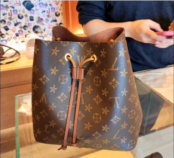 designer bag fashon women purses champagne bag designer luxury neonoe bucket bucket handbags brand classic style genuine leather shoulder ba
designer bag fashon women purses champagne bag designer luxury neonoe bucket bucket handbags brand classic style genuine leather shoulder ba