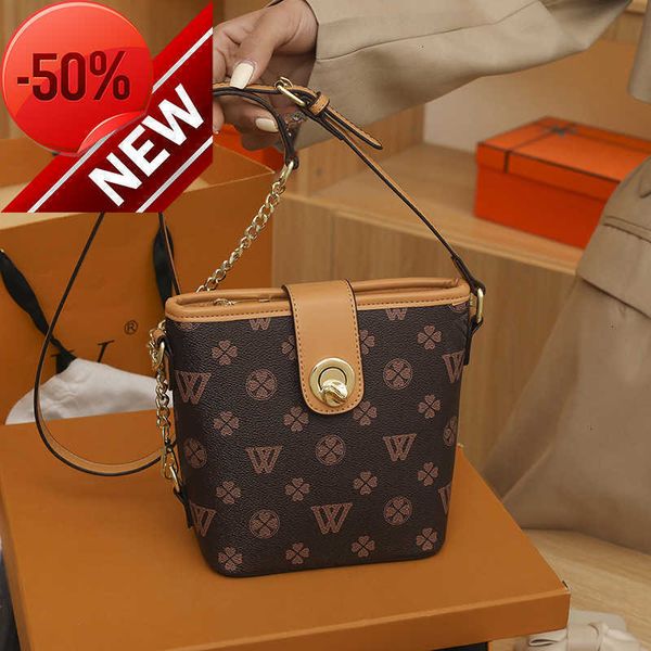 store has 80% off wholesale 2023 new high-grade bag women's fashion one shoulder messenger large capacity printed bucket
store has 80% off wholesale 2023 new high-grade bag women's fashion one shoulder messenger large capacity printed bucket