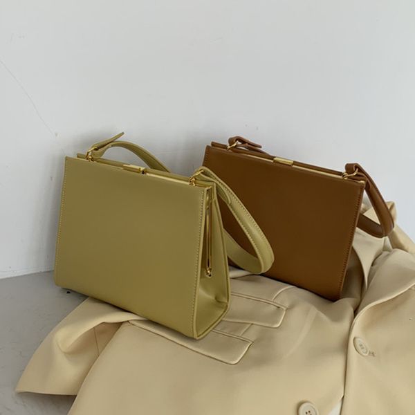 waist bags retro clasp frame handbag women business ol fashion pu leather vintage box luxury brand brown green black 221119
waist bags retro clasp frame handbag women business ol fashion pu leather vintage box luxury brand brown green black 221119