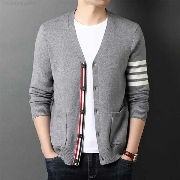 luxury tb fashion brand thom sweaters men slim fit v-neck striped cardigans clothing cotton coat england style 211102, Black
luxury tb fashion brand thom sweaters men slim fit v-neck striped cardigans clothing cotton coat england style 211102, Black