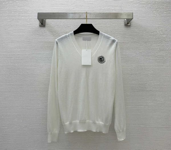 womens sweater chest animal embroidery badge long sleeve v-neck pullover sweaters temperamental joker solid color thin woolen knitwear women, White;black
womens sweater chest animal embroidery badge long sleeve v-neck pullover sweaters temperamental joker solid color thin woolen knitwear women, White;black