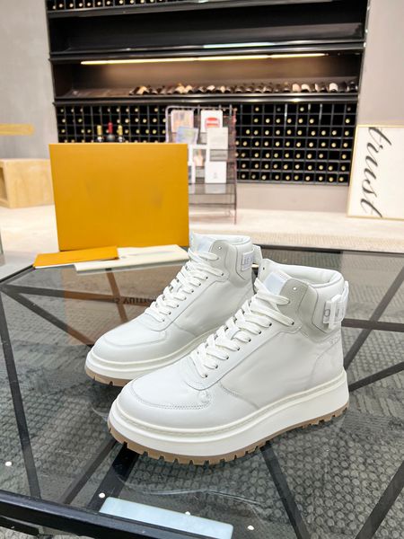 2023 man luxurys designer martin boots desert boot winter mens boots platform fashion love arrow flamingos medal heavy duty soles -b197, Black
2023 man luxurys designer martin boots desert boot winter mens boots platform fashion love arrow flamingos medal heavy duty soles -b197, Black