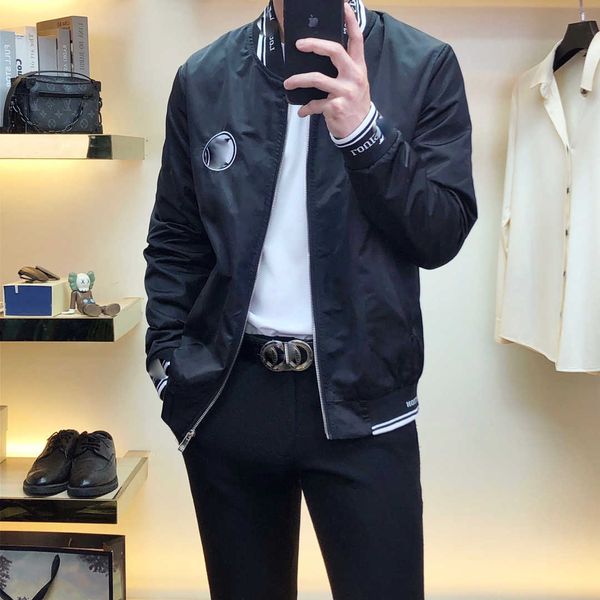 men's jackets designer long sleeve full zip outerwear coat jacket embroidery pattern autumn winter men windbreaker outdoor coats clothi, Black;brown
men's jackets designer long sleeve full zip outerwear coat jacket embroidery pattern autumn winter men windbreaker outdoor coats clothi, Black;brown