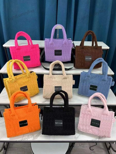 designer tote high capacity crossbody bag fluffy fashion cross body wallets womens real leather classic luxury multicolor satchel 221114
designer tote high capacity crossbody bag fluffy fashion cross body wallets womens real leather classic luxury multicolor satchel 221114