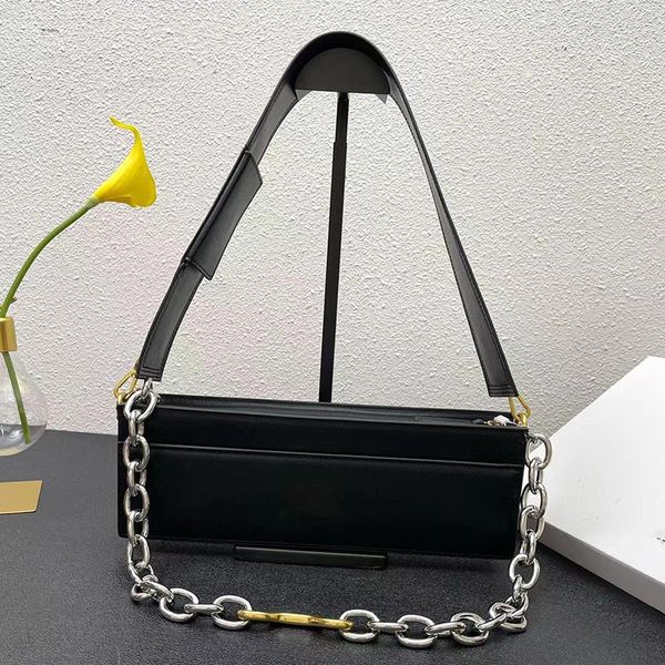 le ciuciu bags gold badge sign chain shoulder bag zipper calfskin cross body evening bags women pink
le ciuciu bags gold badge sign chain shoulder bag zipper calfskin cross body evening bags women pink