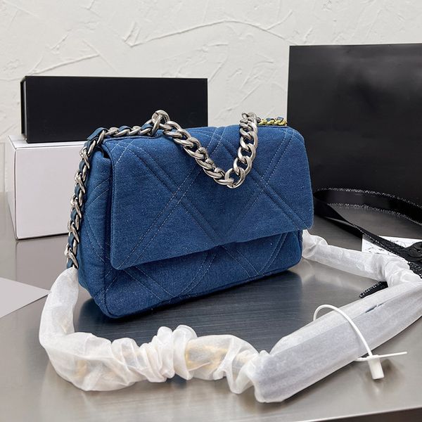 19 series denim bicolore quilted flap bags ged silver turn lock hardware chain strap crossbody shoulder large capacity chain totes outdoor s
19 series denim bicolore quilted flap bags ged silver turn lock hardware chain strap crossbody shoulder large capacity chain totes outdoor s