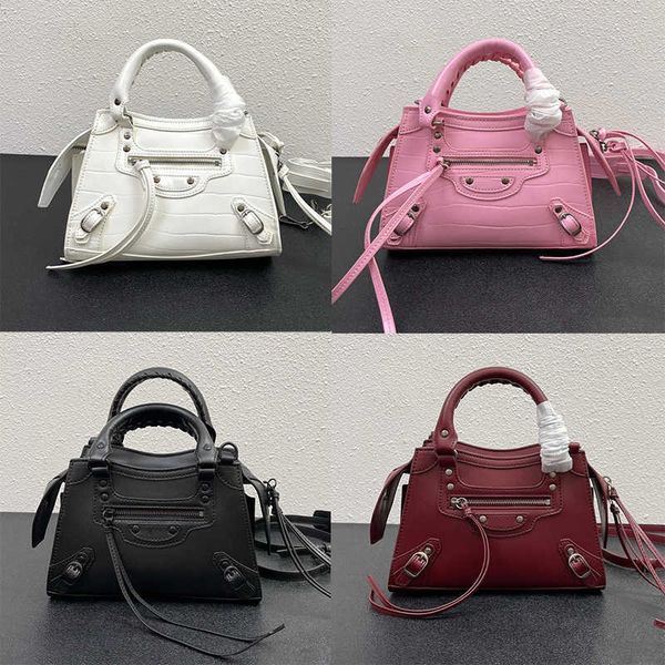 cosmetic bags cases shoulder bags luxury designer classic handle city bag women handbags crossbody motorcycle bags genuine leather fashion
cosmetic bags cases shoulder bags luxury designer classic handle city bag women handbags crossbody motorcycle bags genuine leather fashion