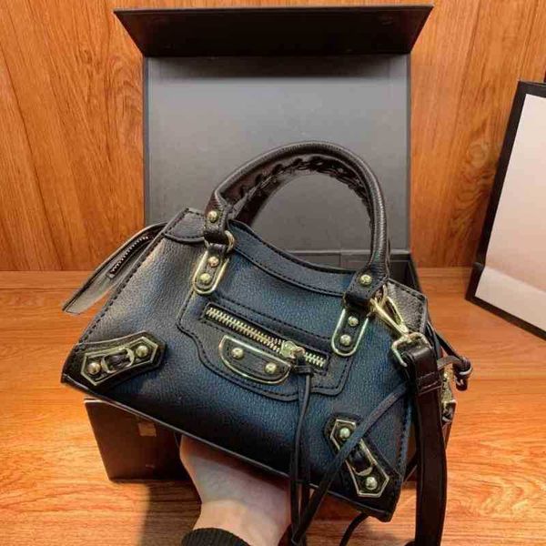 designer balencaigass handbags 2022 locomotive show hand women's deer grain leather bag t7vv
designer balencaigass handbags 2022 locomotive show hand women's deer grain leather bag t7vv