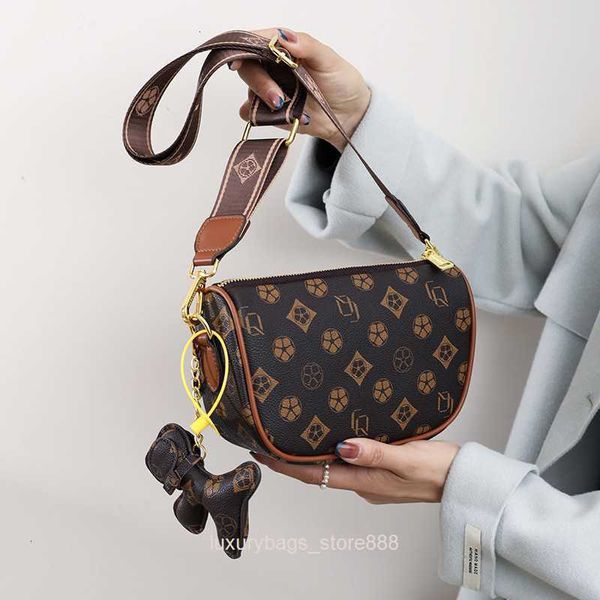 store clearance wholesale design bags 95% off female 2023 autumn and winter new old flower crossbody red temperament versatile broadband sho
store clearance wholesale design bags 95% off female 2023 autumn and winter new old flower crossbody red temperament versatile broadband sho
