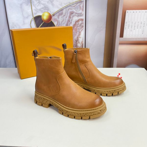 2023 man luxury designer martin boots gold metal buckle decoration lace up round toes zip half boots men shoes leather knight keep warm boot, Black 
2023 man luxury designer martin boots gold metal buckle decoration lace up round toes zip half boots men shoes leather knight keep warm boot, Black