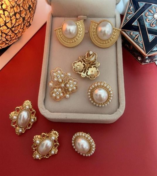 popular 18k gold plated luxury brand designers double letters stud clip chain geometric famous women crystal rhinestone pearl earr2494629, Golden;silver
popular 18k gold plated luxury brand designers double letters stud clip chain geometric famous women crystal rhinestone pearl earr2494629, Golden;silver
