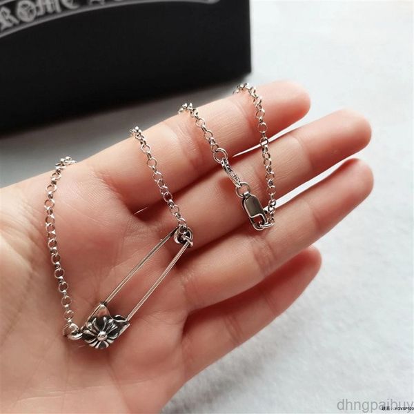 brand cross necklace chromes designer pendant 925 silver men's women's paper clavicle chain heart ch sweater luxury jewelry a227g
brand cross necklace chromes designer pendant 925 silver men's women's paper clavicle chain heart ch sweater luxury jewelry a227g