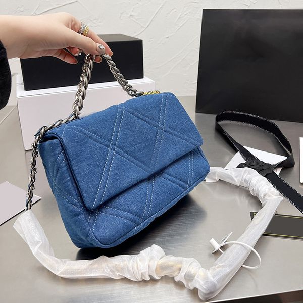 26cm 19 denim bicolore quilted flap bags ged silver turn lock hardware chain strap crossbody shoulder large capacity chain totes outdoor sac
26cm 19 denim bicolore quilted flap bags ged silver turn lock hardware chain strap crossbody shoulder large capacity chain totes outdoor sac