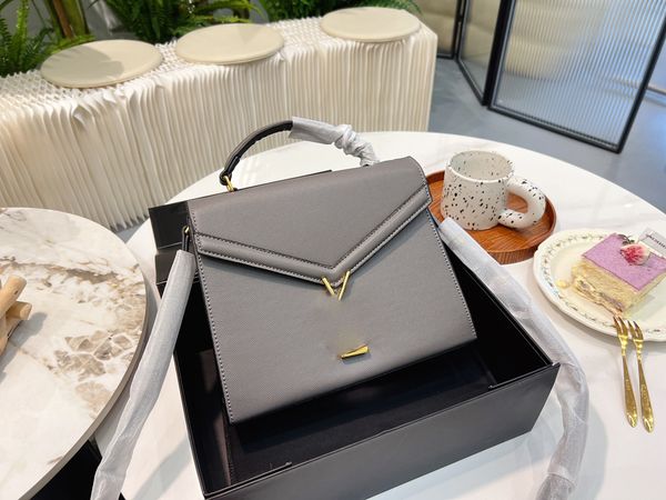 luxury tote brand shoulder bag crossbody handbag genuine leather designer messenger bags toe cattlehide 5a quality classic briefcase 25cm wo
luxury tote brand shoulder bag crossbody handbag genuine leather designer messenger bags toe cattlehide 5a quality classic briefcase 25cm wo