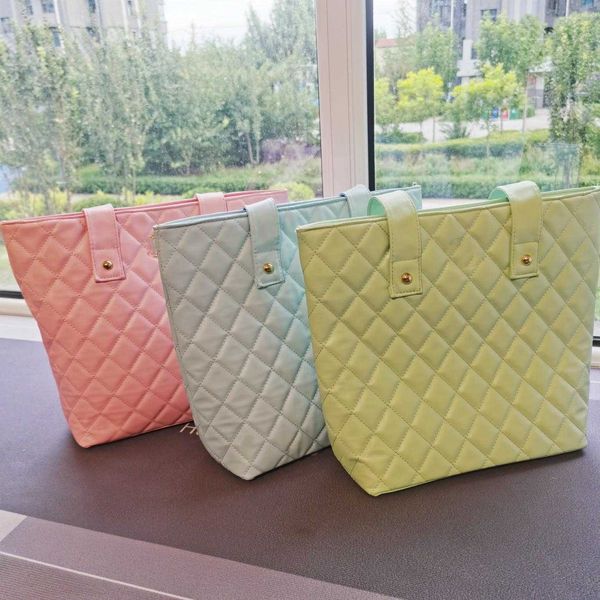 designer handbag diamond pattern shoulder bag classic style large capacity simple fashion handbag
designer handbag diamond pattern shoulder bag classic style large capacity simple fashion handbag
