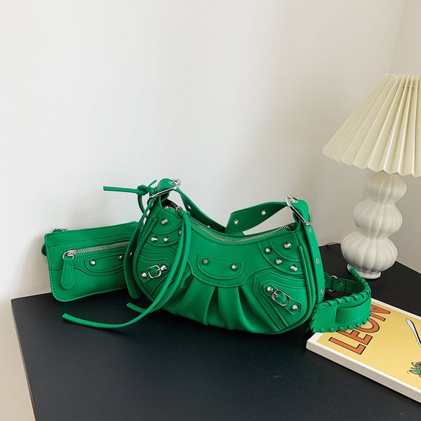 hight quality green half-moon ruffle shoulder bags with small wallet for women 2023 fashion girl ladies charming prom party handbags cross b
hight quality green half-moon ruffle shoulder bags with small wallet for women 2023 fashion girl ladies charming prom party handbags cross b