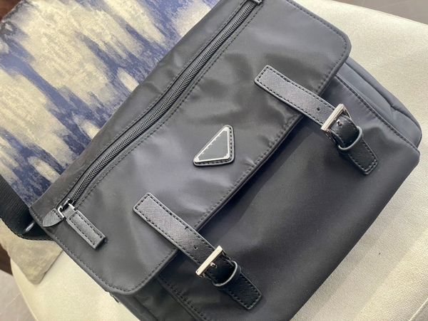 5a luxury shoulder bag canvas cross body men messenger bags classic handbag satchel waterproof exquisite women bags
5a luxury shoulder bag canvas cross body men messenger bags classic handbag satchel waterproof exquisite women bags