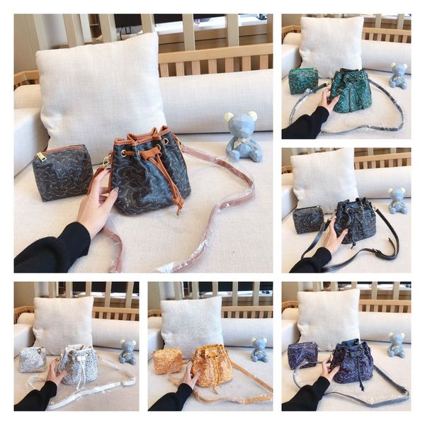 2023 luxurys designers shopping bags mens wallets card holder gm cross body totes cards genuine leather shoulder goya mini bags purse women
2023 luxurys designers shopping bags mens wallets card holder gm cross body totes cards genuine leather shoulder goya mini bags purse women