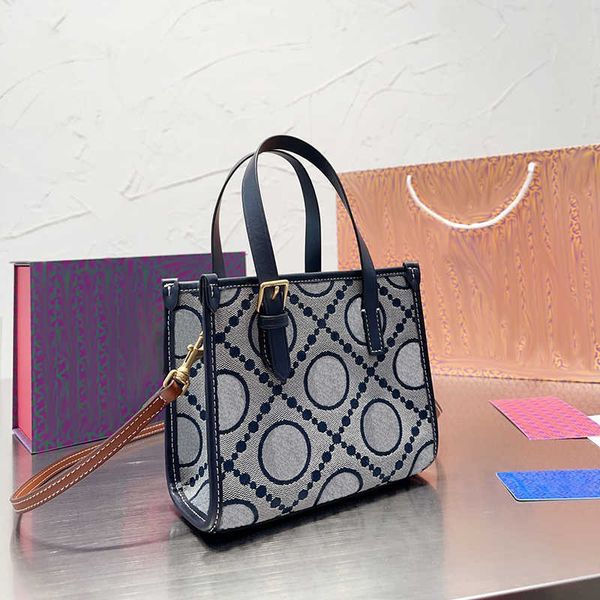 designer luxury women the tote bag fashion versatile handbags shoulder crossbody bags purse tories totes large capacity saddle wallets 7a qh
designer luxury women the tote bag fashion versatile handbags shoulder crossbody bags purse tories totes large capacity saddle wallets 7a qh