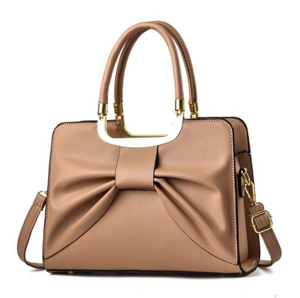 shoulder bags fashion bow female bag 2022 large-capacity handbag middle-aged mother famous brands women's messenger
shoulder bags fashion bow female bag 2022 large-capacity handbag middle-aged mother famous brands women's messenger