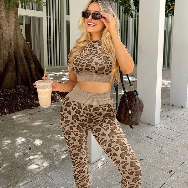 yoga outfits leopard print short sleeve sports suit women fashion printing piece crop high waist leggings workout seamless yoga set 221121, White;red
yoga outfits leopard print short sleeve sports suit women fashion printing piece crop high waist leggings workout seamless yoga set 221121, White;red