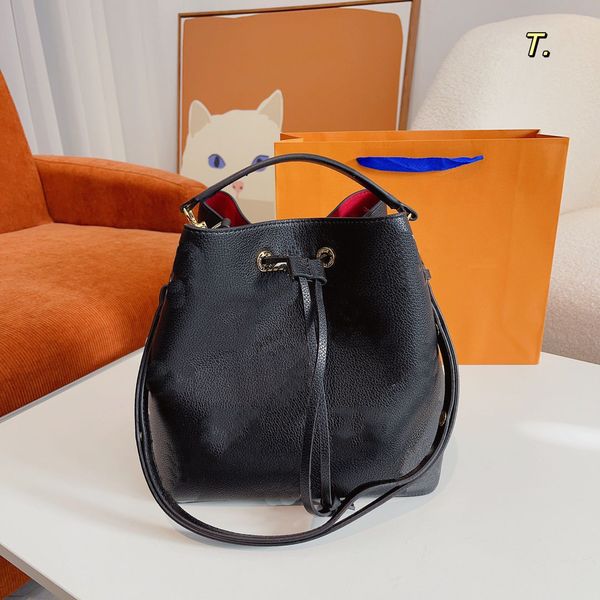 womens luxury designer bag bucket shoulder bags white cowhide material printing crossbody bags louiseity women tote brand viutonity leather, Red;black 
womens luxury designer bag bucket shoulder bags white cowhide material printing crossbody bags louiseity women tote brand viutonity leather, Red;black
