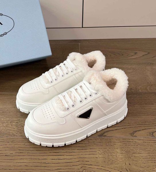 daily wear winter soft shearling sneakers shoes women enameled metal triangle white black leather lady comfort casual walking eu35-41 with
daily wear winter soft shearling sneakers shoes women enameled metal triangle white black leather lady comfort casual walking eu35-41 with