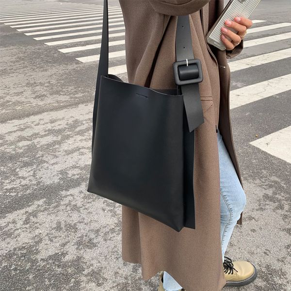 evening bags winter trend women large capacity shoulder pu leather rectangular tote luxury brand designer lady messenger handbag 221119
evening bags winter trend women large capacity shoulder pu leather rectangular tote luxury brand designer lady messenger handbag 221119